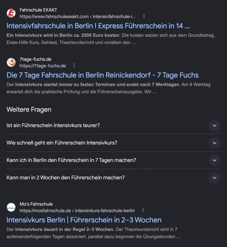 Google-Suche nach „intensivkurs führerschein berlin“ am 20.10.2026: mosfahrschule.de auf Platz 3 der organischen Treffer.